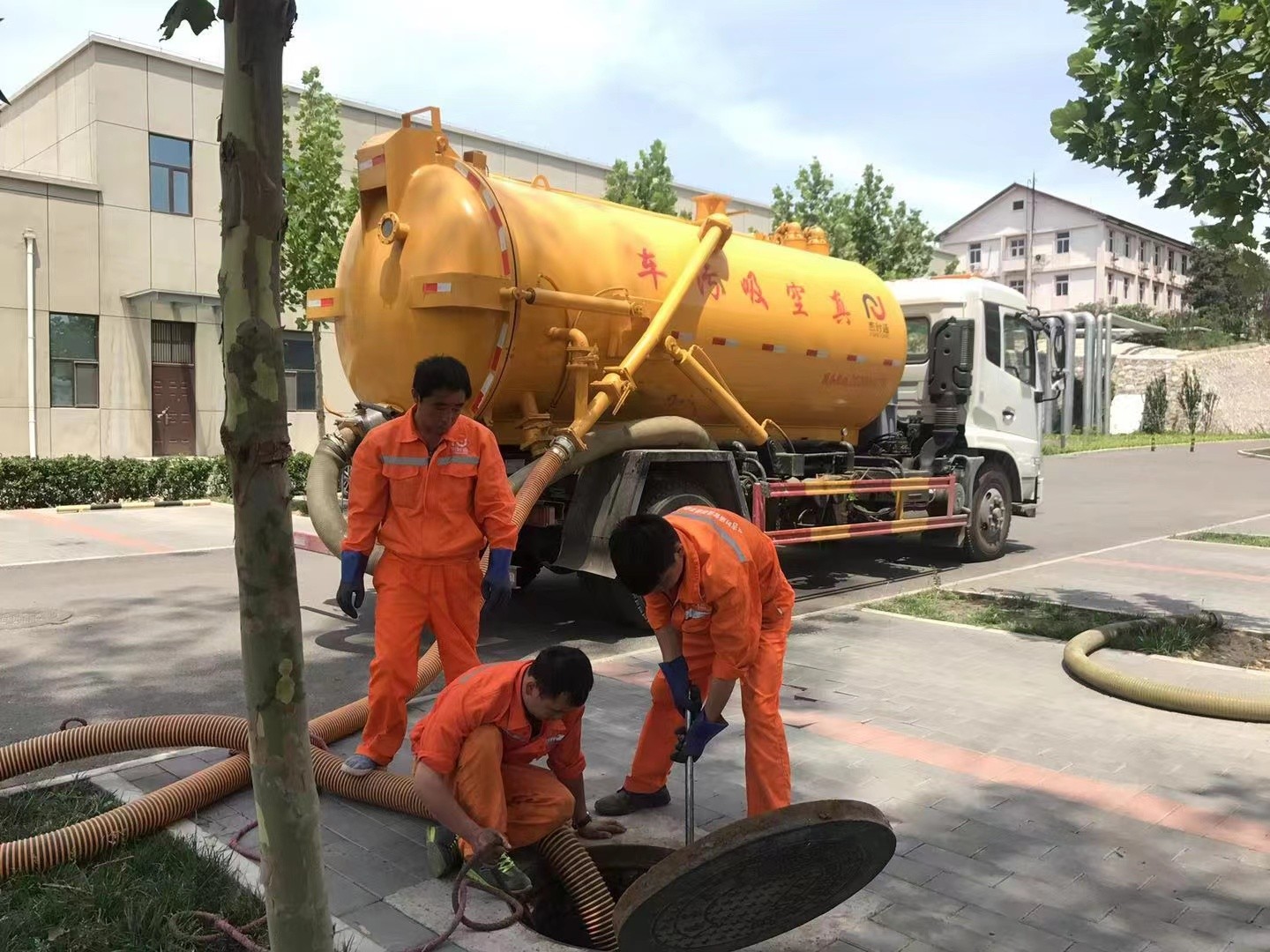 象山化粪池清理与5-8吨吸粪车施工效率分析